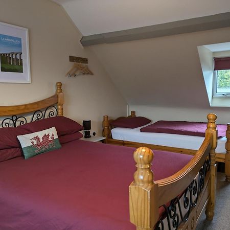 Llangollen Hostel Guest Rooms - No Dormitories - Self Catering Kültér fotó