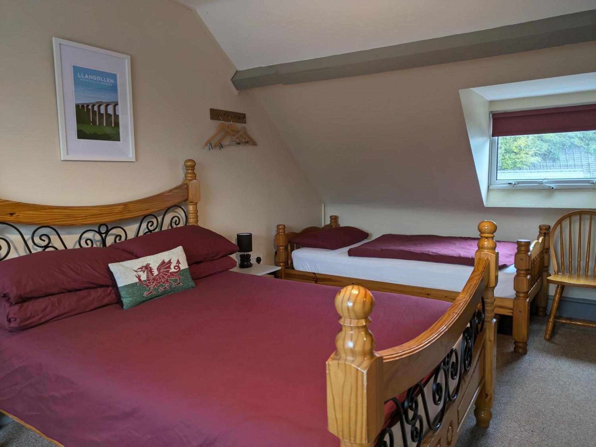 Llangollen Hostel Guest Rooms - No Dormitories - Self Catering Kültér fotó