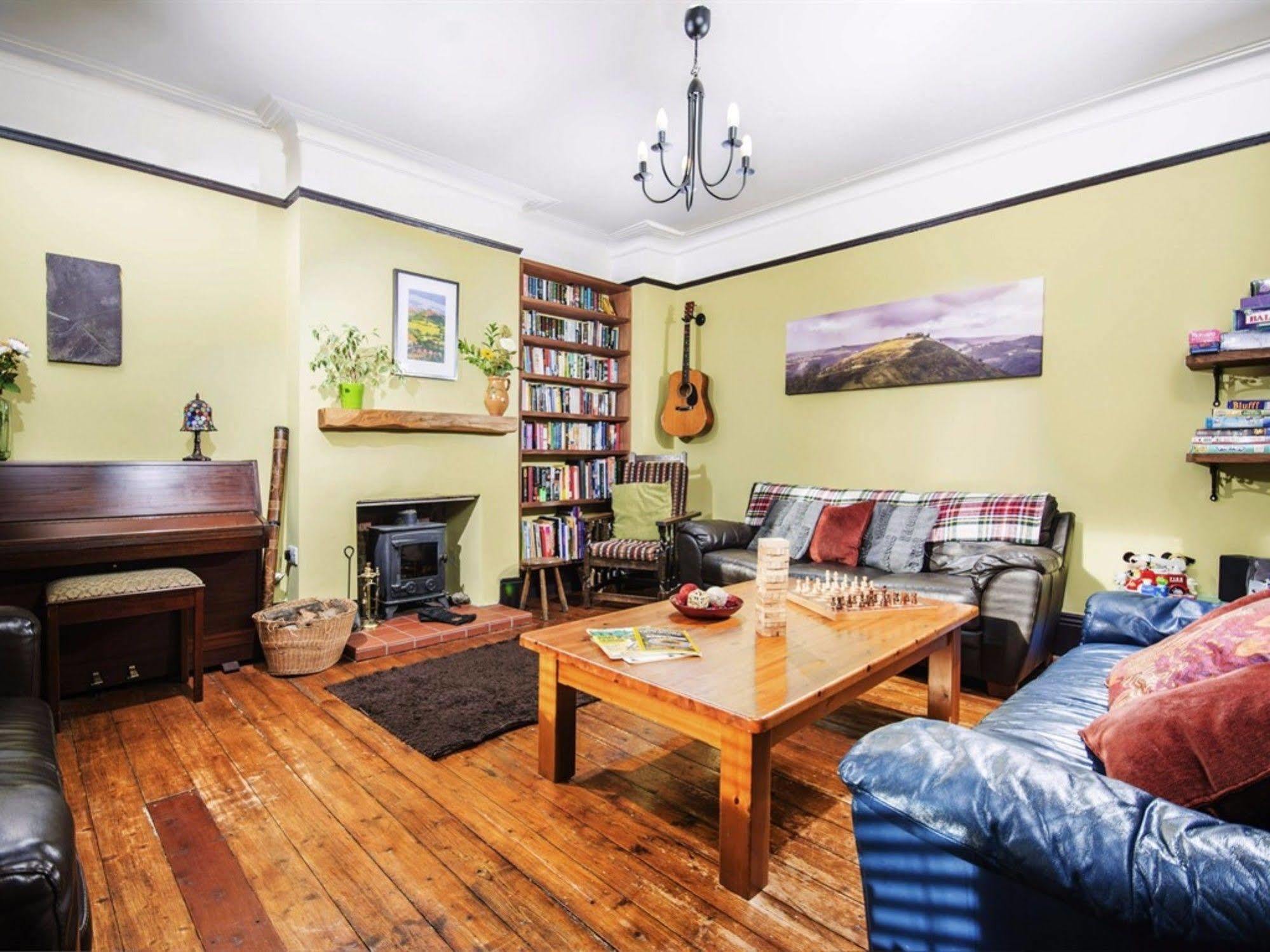 Llangollen Hostel Guest Rooms - No Dormitories - Self Catering Kültér fotó